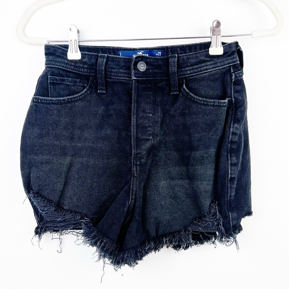 Hollister Curvy Ultra High Rise Mom Short in Size 1 Waist 25